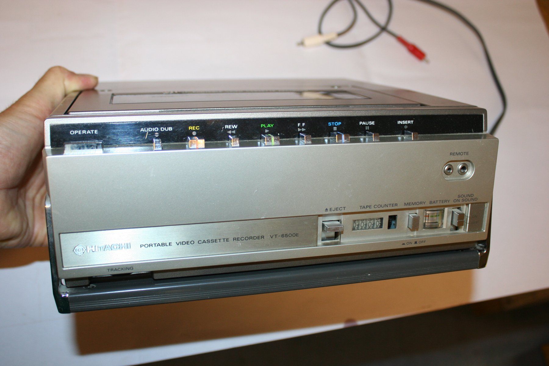 Hitachi Registratori: VHS Videorecorder tragbar Hitachi VT-6500E – Difettoso da Hinwil venduto da ilon13 2