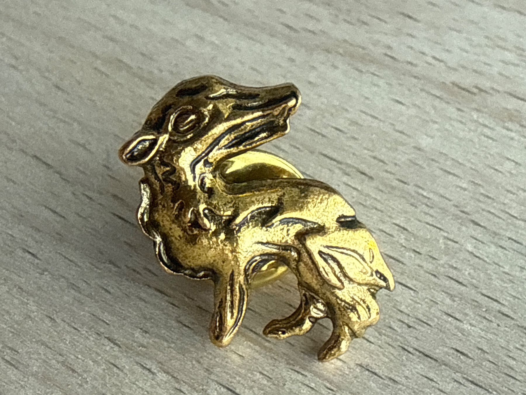 Placchette & Badge: Pin Hufflepuff Harry Poter – Usato da Glattbrugg venduto da Schweigmatt