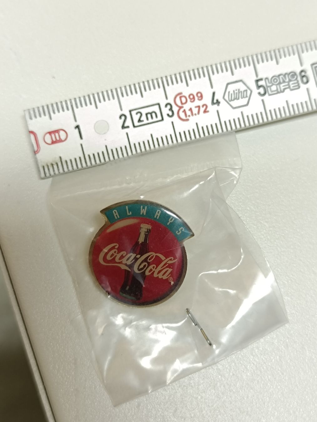 Coca-Cola Placchette & Badge: Coca-Cola Pin Ansteckpin "Always" – Nuovo e nell'imballaggio originale da Oensingen venduto da jes_55lt
