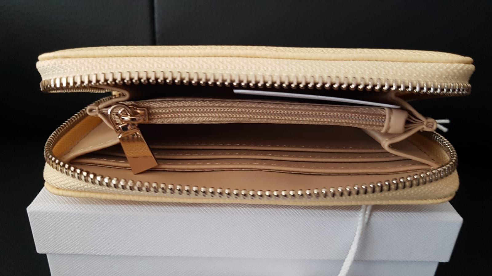 Guess Portamonete: Geldbörse Guess. – Nuovo e nell'imballaggio originale da Zürich venduto da ata_c8nh 6