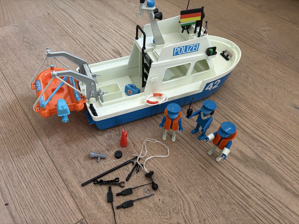 Playmobil Spielzeuge: Playmobil Polizeiboot Vintage – Gebraucht aus Versoix von chr_2rpz
