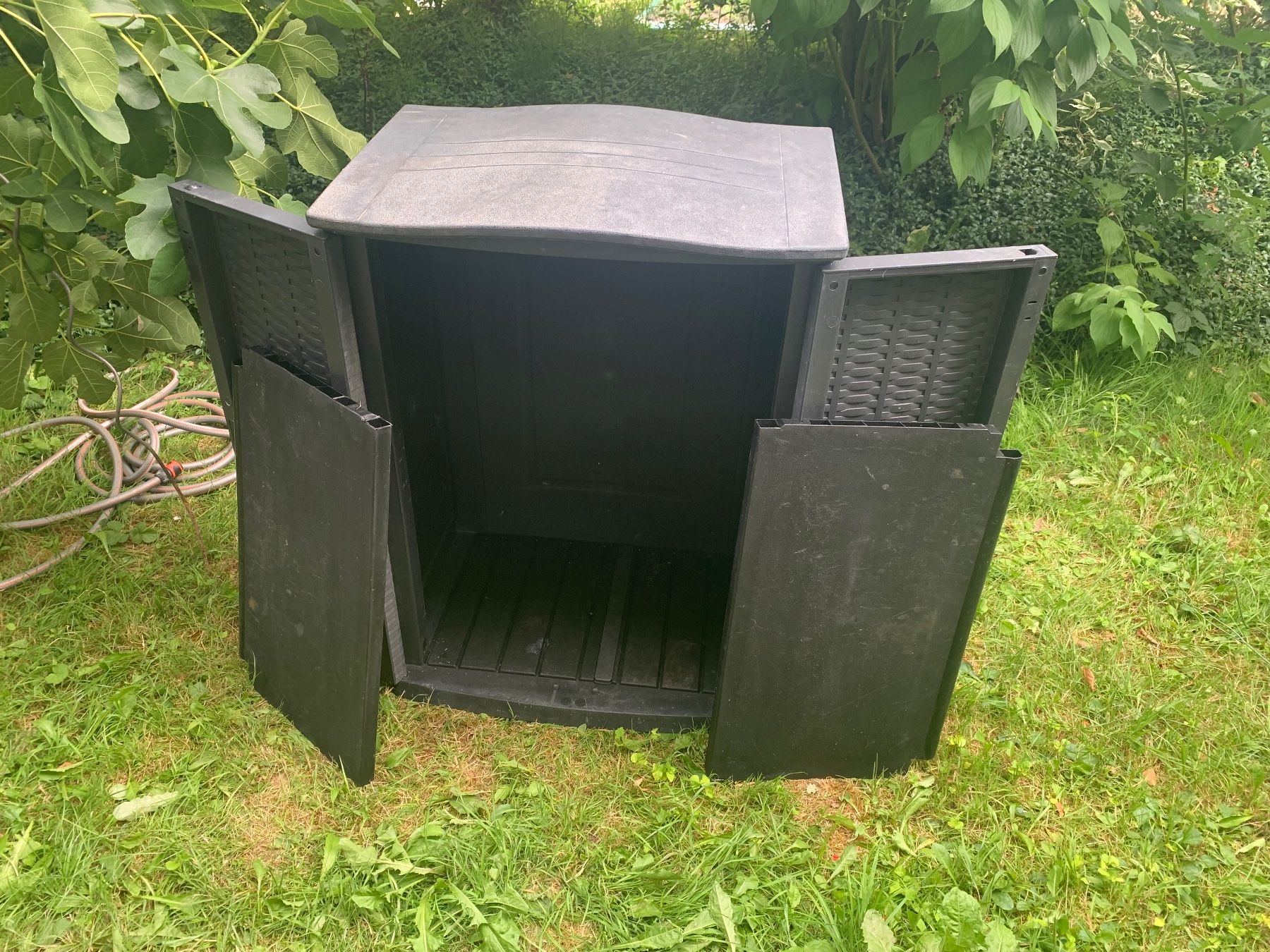 Box contenitori: Rattan Gartenschrank schwarz – Usato da Luzern venduto da Simona15 7