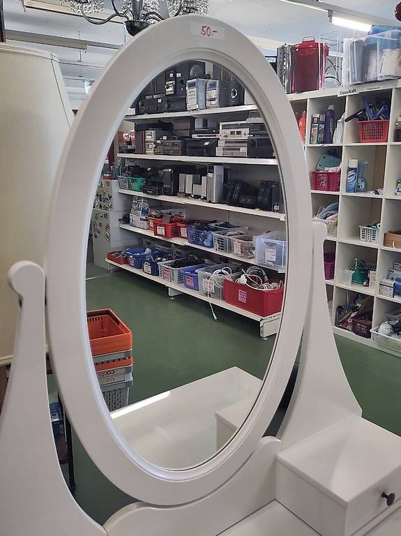 Ikea Tavoli da trucco: Schminktisch weiss – Usato da Pratteln venduto da Cartonsducoeur_bl 2