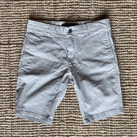 Beige und Schwarze Shorts [EUR 30] (ZARA/H&M)