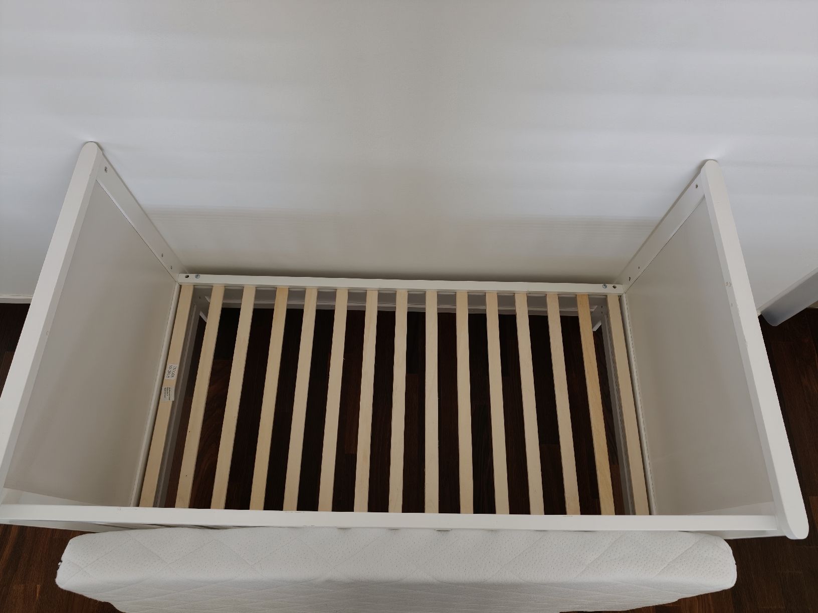 Betten: Baby Cot with Mattress White Good Condition – Gebraucht aus Glattpark(Opfikon) von aiz_8pqg 1