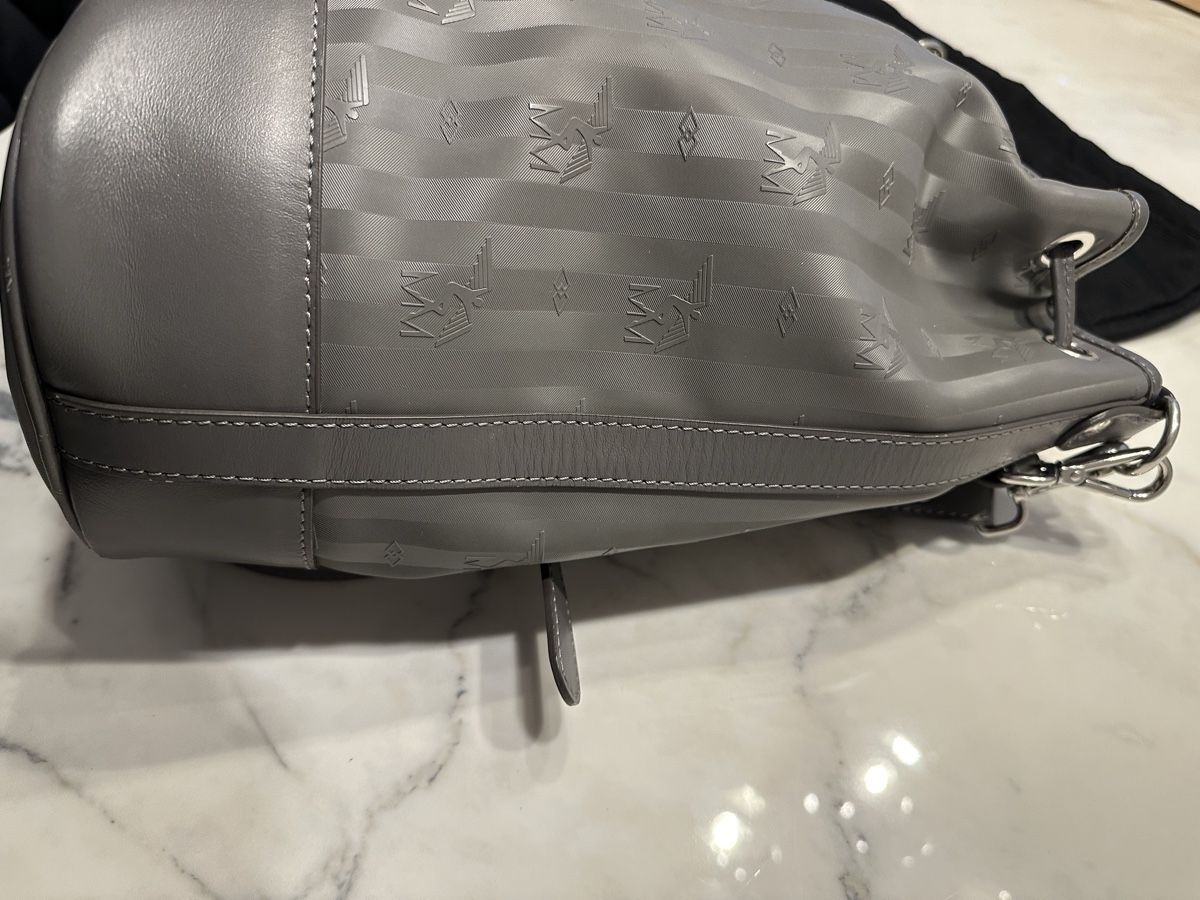 Maison Mollerus Taschen für Damen: Maison Mollerus Beuteltasche „Niesen“ – Gebraucht aus Bülach von leide_29 2