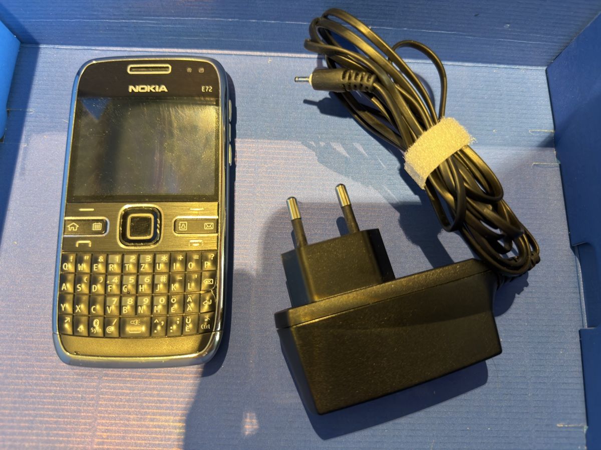 Nokia Portables: Nokia E72 Mobiltelefon gebraucht – D'occasion à Dübendorf par R.O.G