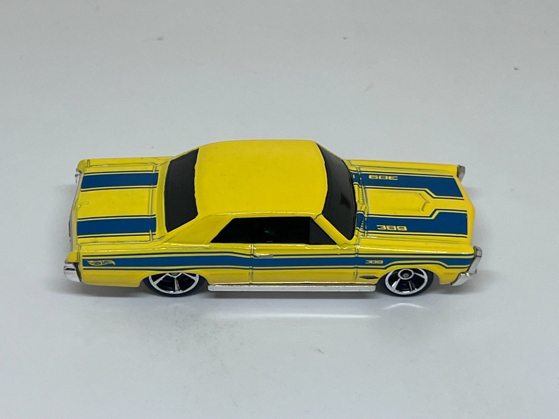 Hot Wheels Modellini d'auto: Hot Wheels '65 Pontiac GTO – Nuovo (secondo la descrizione) da Wildegg venduto da LaaBoutique 1