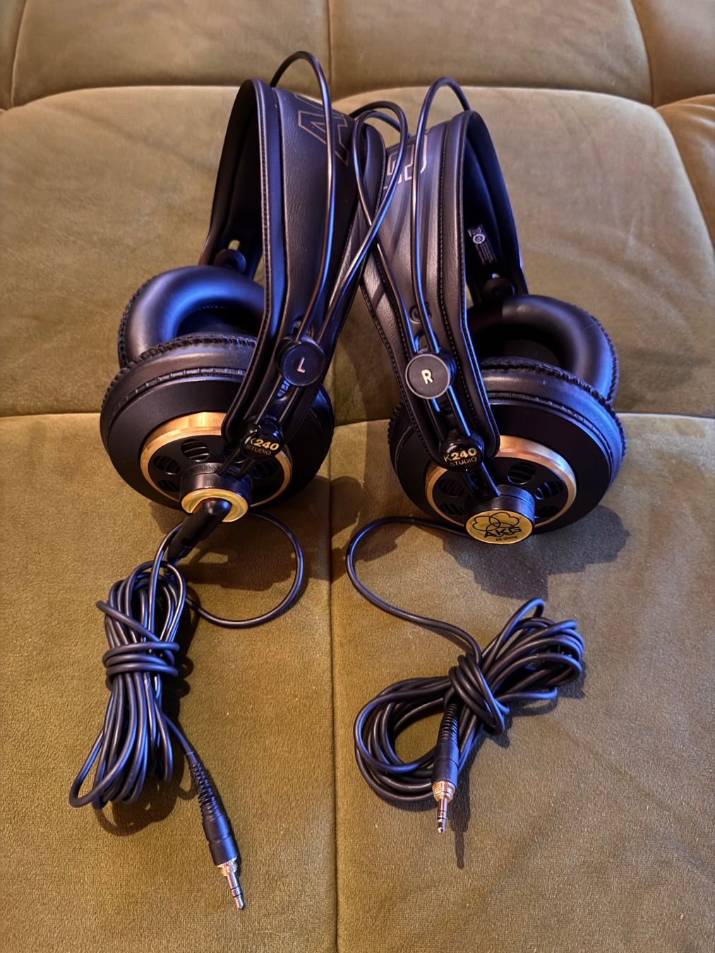 Akg Cuffie: AKG K240 Studio Kopfhörer - 2 Stück! – Usato da Gwatt-Thun venduto da D3af 3