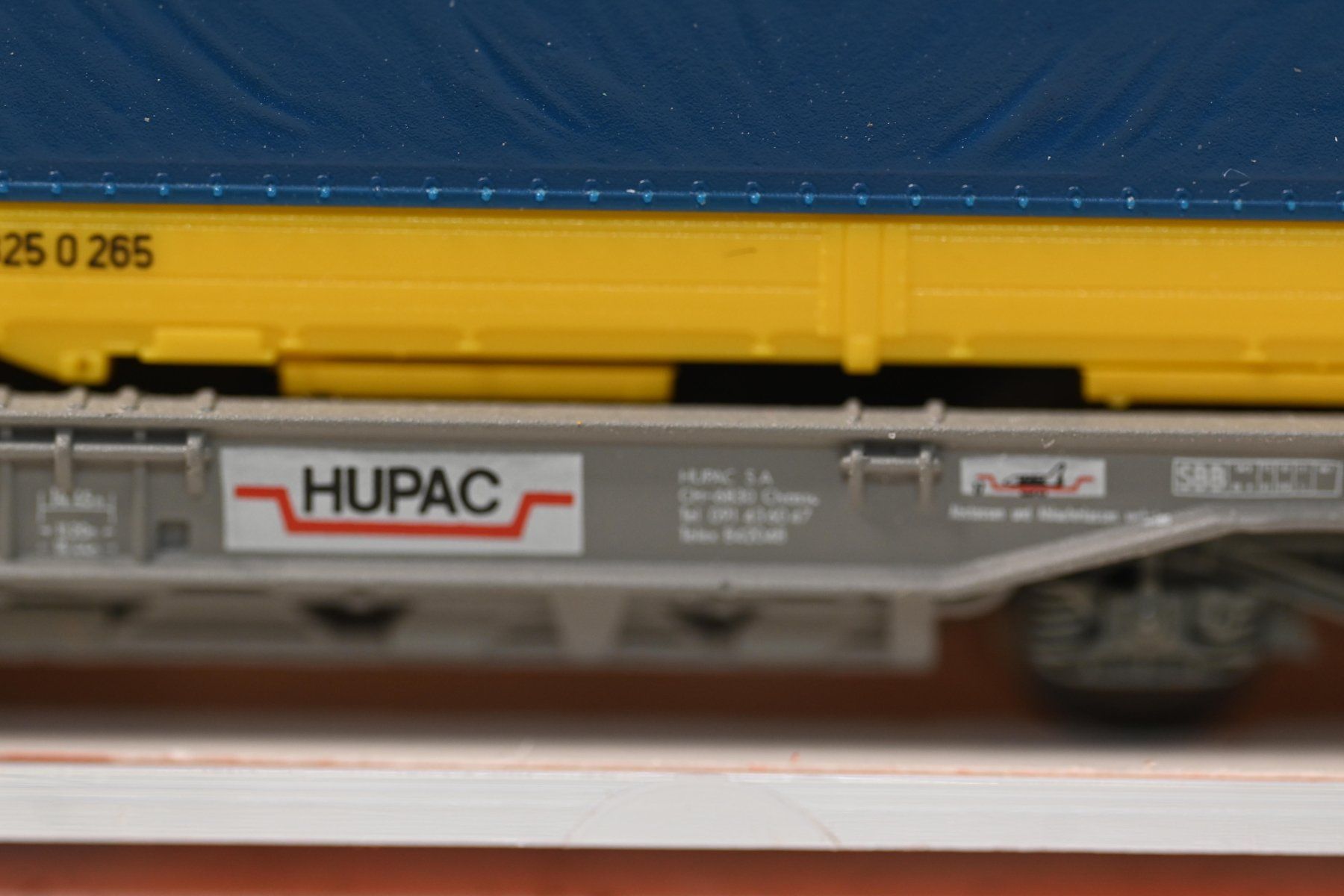 Roco Modelleisenbahnen: Hupac Danzas Güterwagen Roco Spur N – Gebraucht aus Laupen ZH von Zmoewe 3