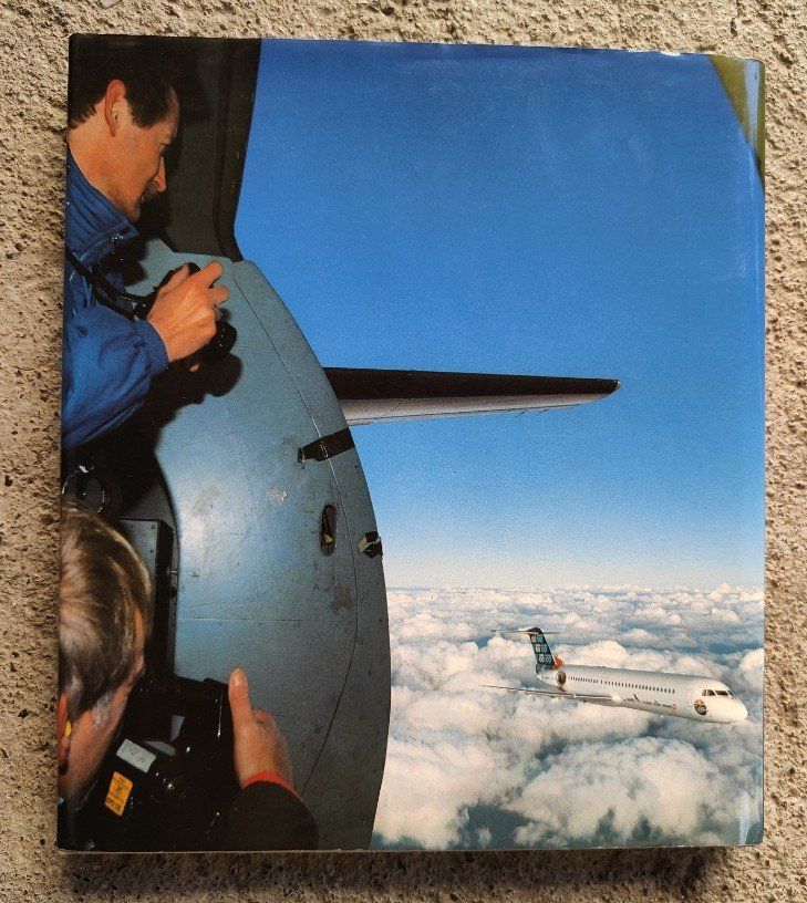 Libri: 1000 Berufe für ein Flugzeug – Usato da Sigriswil venduto da Ricola1977 1