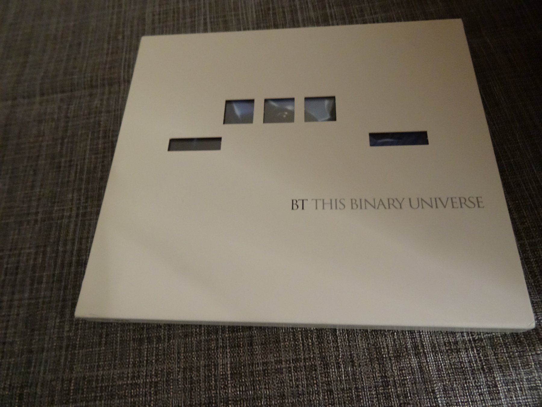 CD: BT - This Binary Universe CD – Usato da Olten venduto da Disc-Ausverkauf
