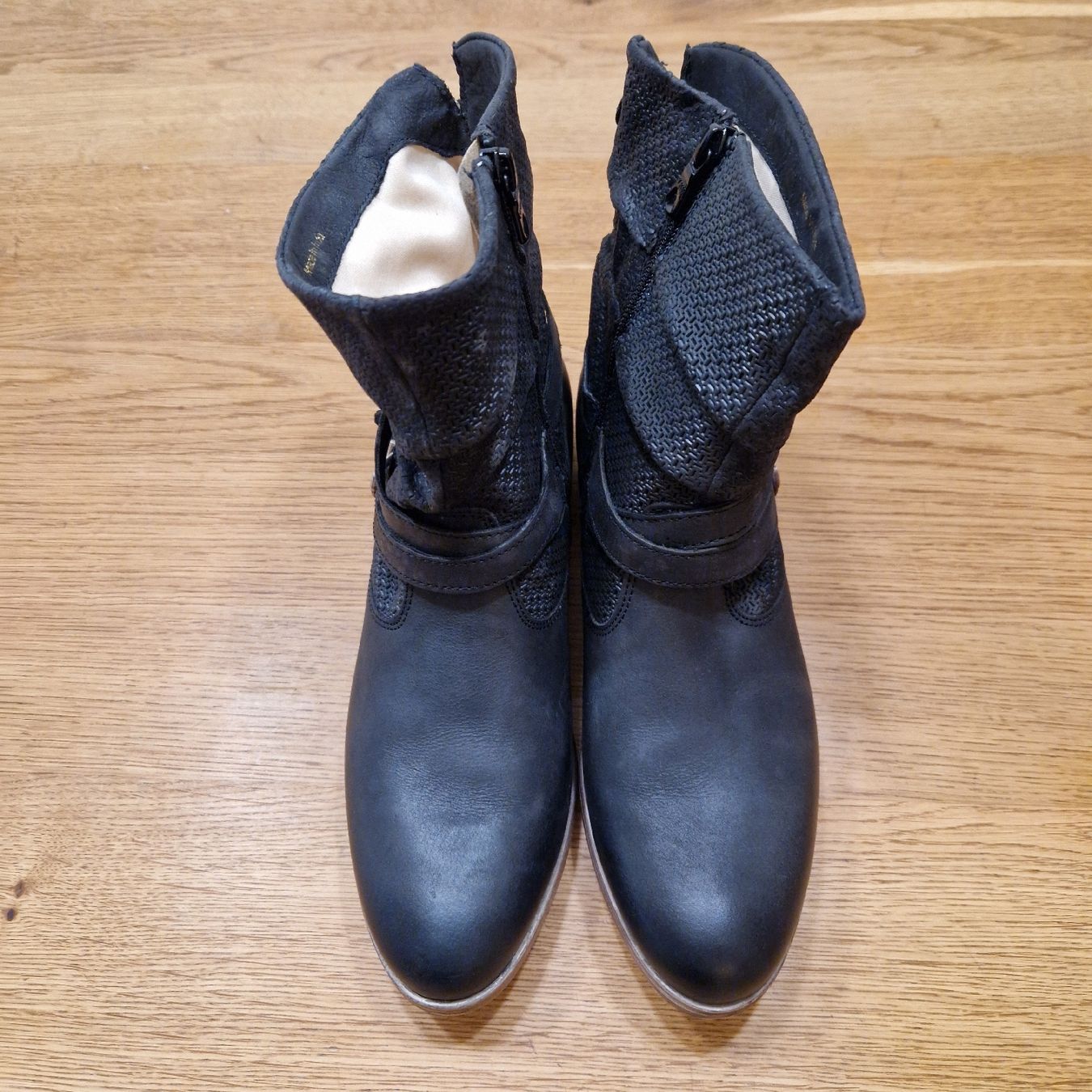 Chaussures femmes: Stiefelette Grösse 40 – Neuf (Voir description) à Siebnen par Nice_meis 1