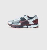 Nike Vomero 5 