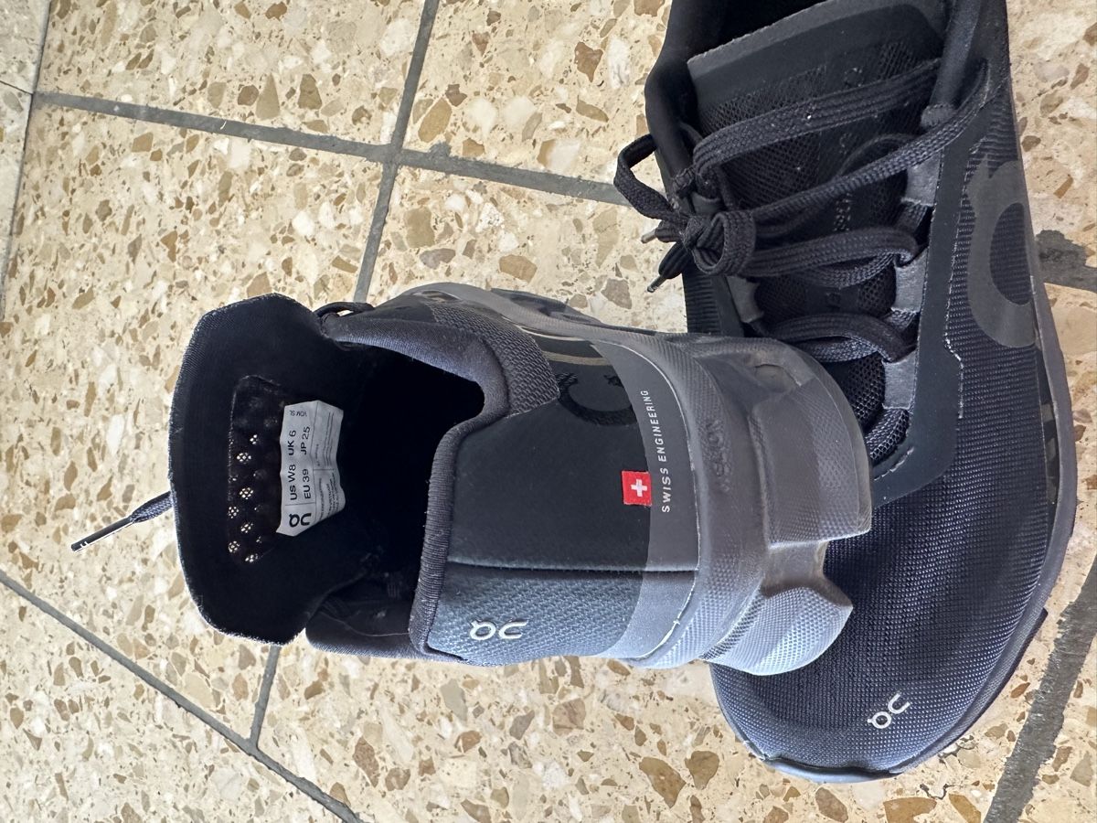 On Scarpe da donna: On Damenschuhe  – Usato da Adligenswil venduto da xiaopa 5