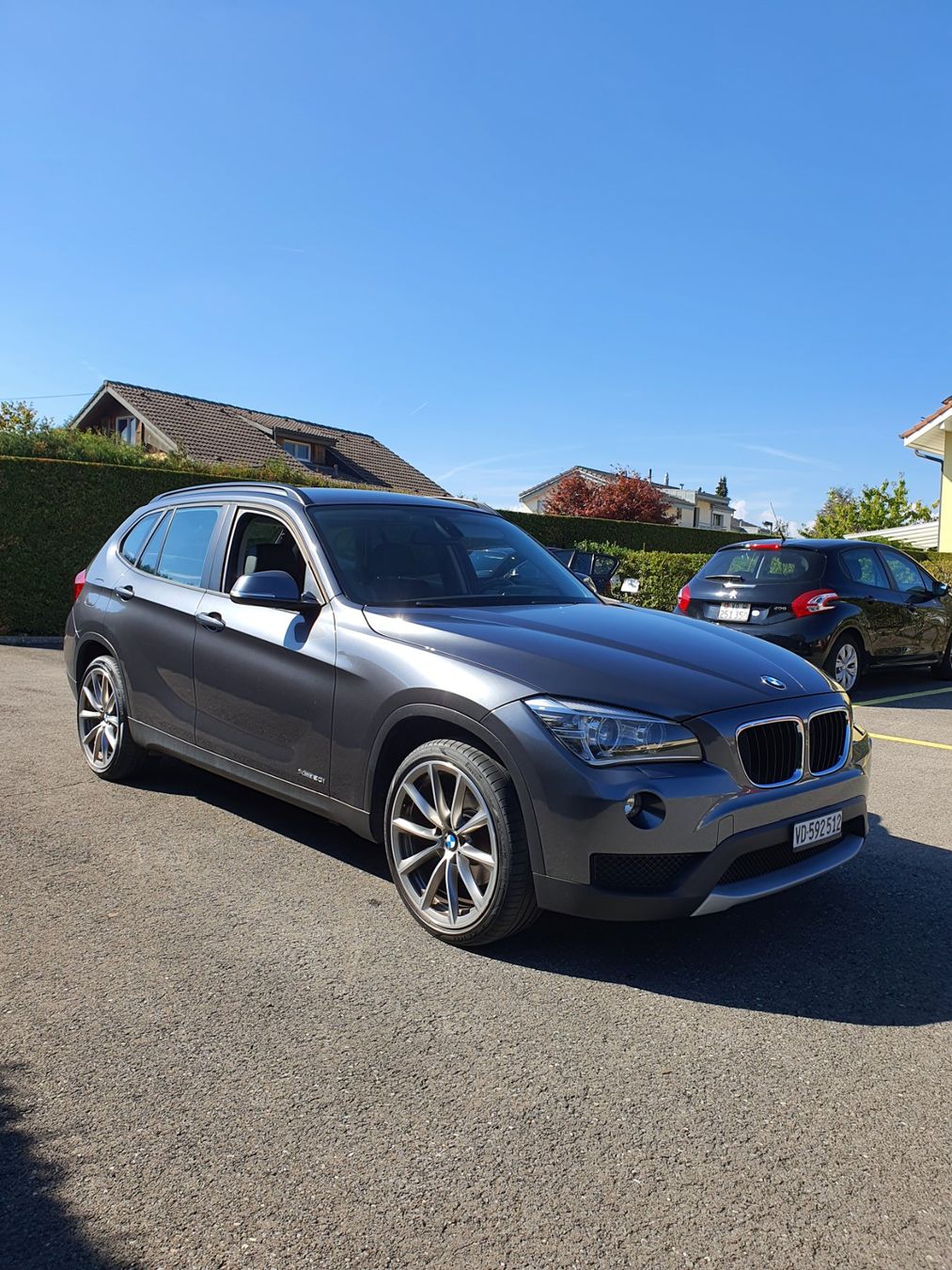 BMW Autos: Bmw X1 2.0i dès 1.- – Gebraucht aus Froideville von tra_n6rb 4
