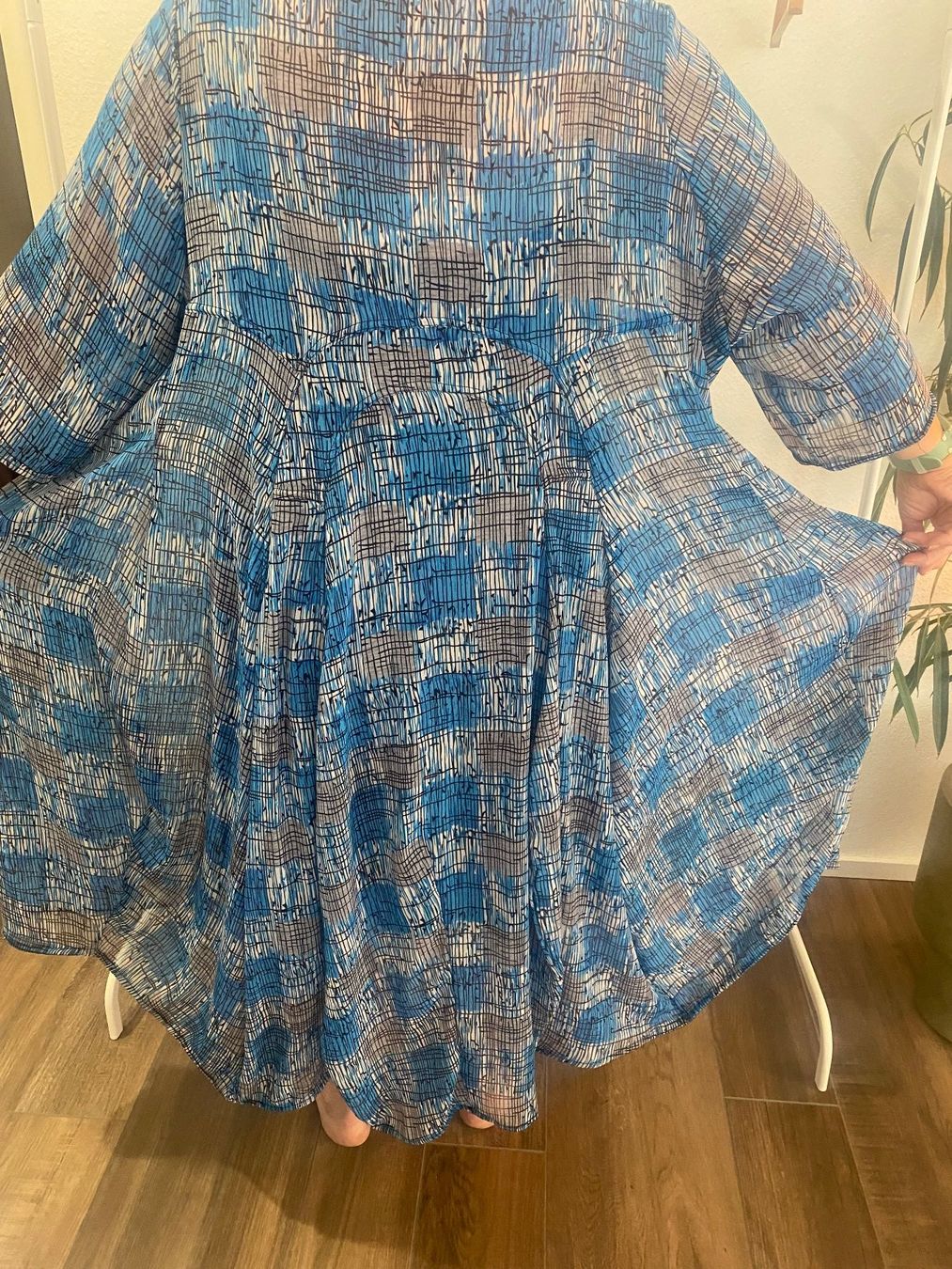 Kleider: Kleid oversized luftig Unikat blau Gr. 50 - 52 – Gebraucht aus Arlesheim von san_w9vr 8