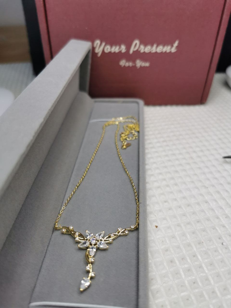 Catenine: Collier avec zircons – Nuovo e nell'imballaggio originale da Reconvilier venduto da Tsma67 7