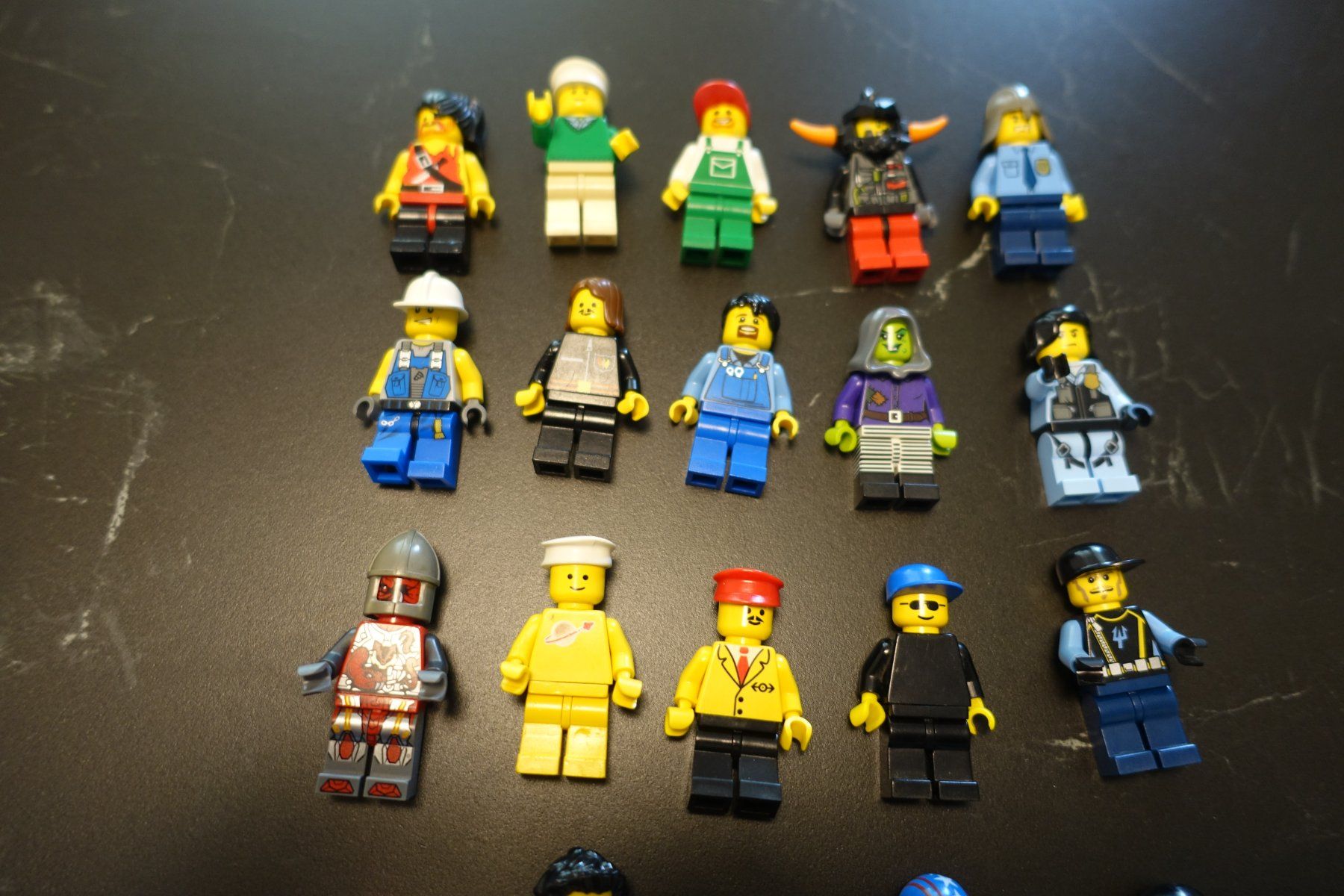 Lego Giocattoli: 25 Stk. Legofiguren (4) – Usato da Belp venduto da Mazarron58 1