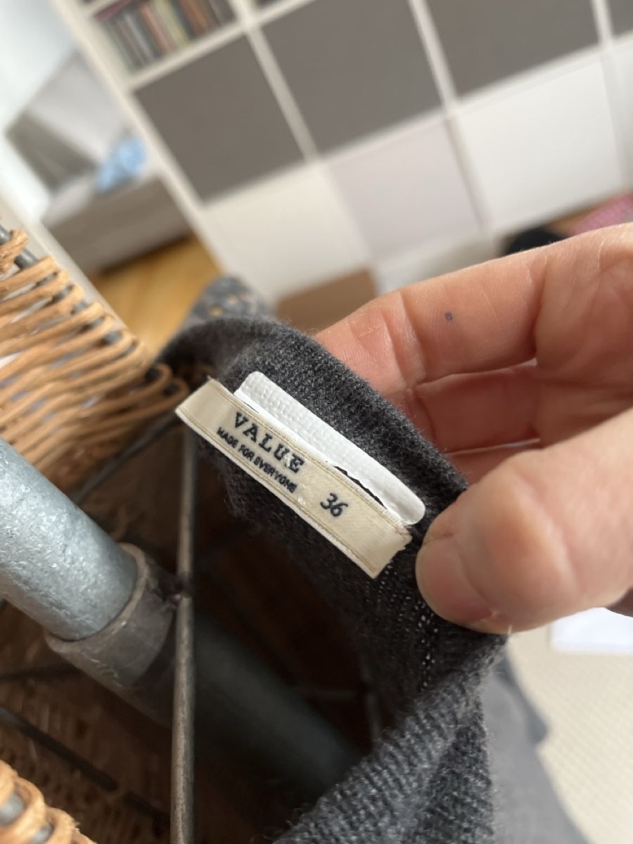 Giacche: Value - Strickjacke, Grau mit Glitzersteinen, 36 – Usato da Solothurn venduto da Bobesch08 4