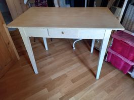 Gebrauchter Tisch, Shabby Chic, stabil, weiss gestrichen
