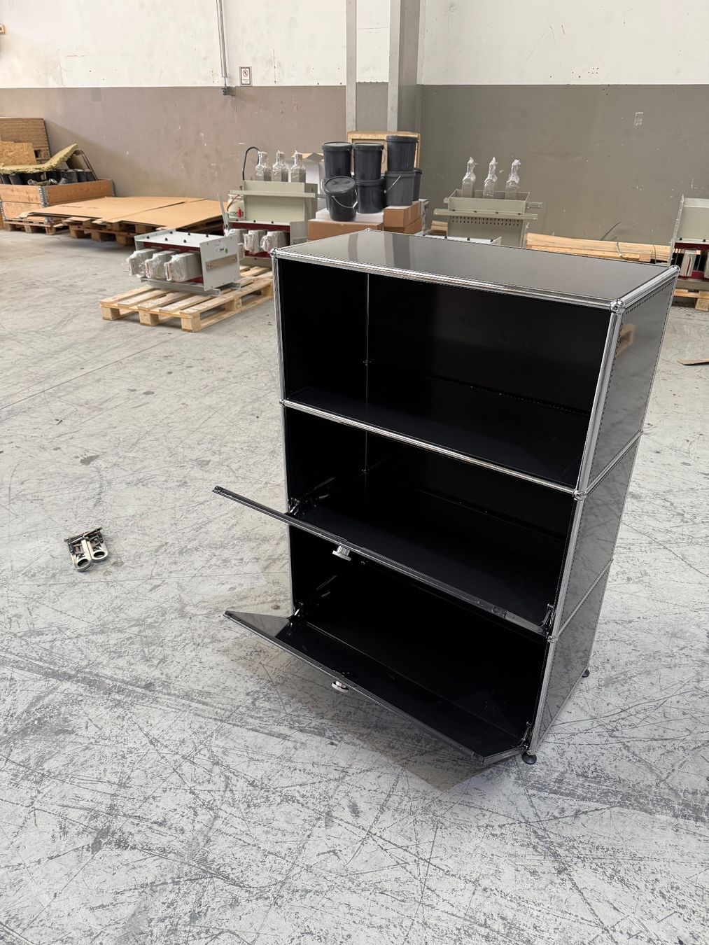 USM Regale: USM Haller Sideboard 1x3 Graphitschwarz 1x3 Q2 – Gebraucht aus Balsthal von Designhaus.Schmitt 5