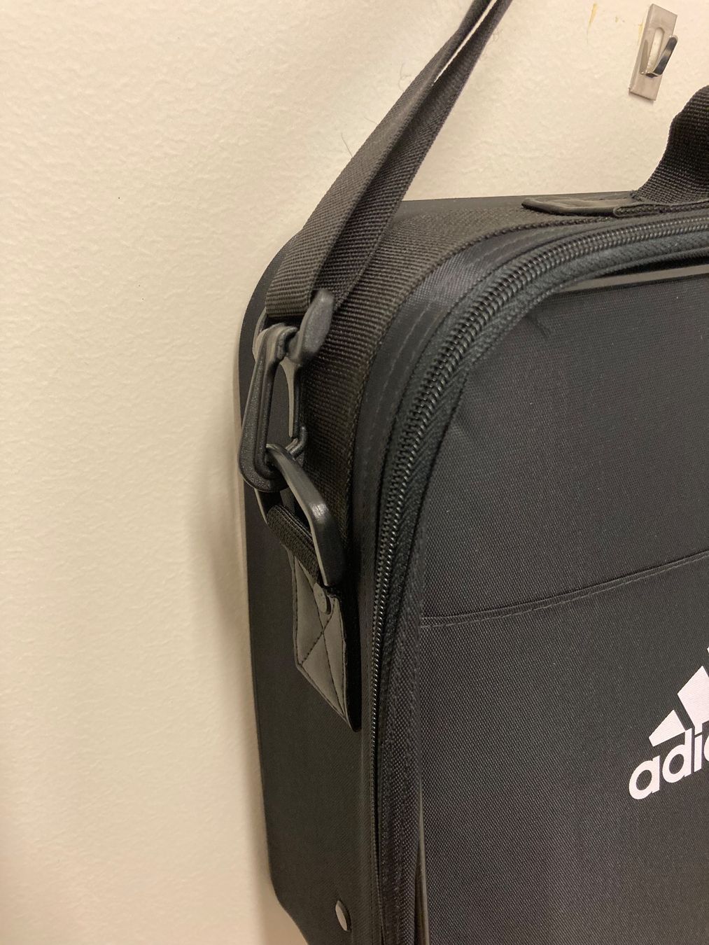 Adidas Taschen: Adidas Sporttasche – Neu (gemäss Beschreibung) aus Zürich von mc_mike77 1
