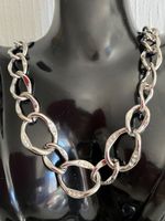 Collier fantaisie argenté avec strass - Chic d'été ✨