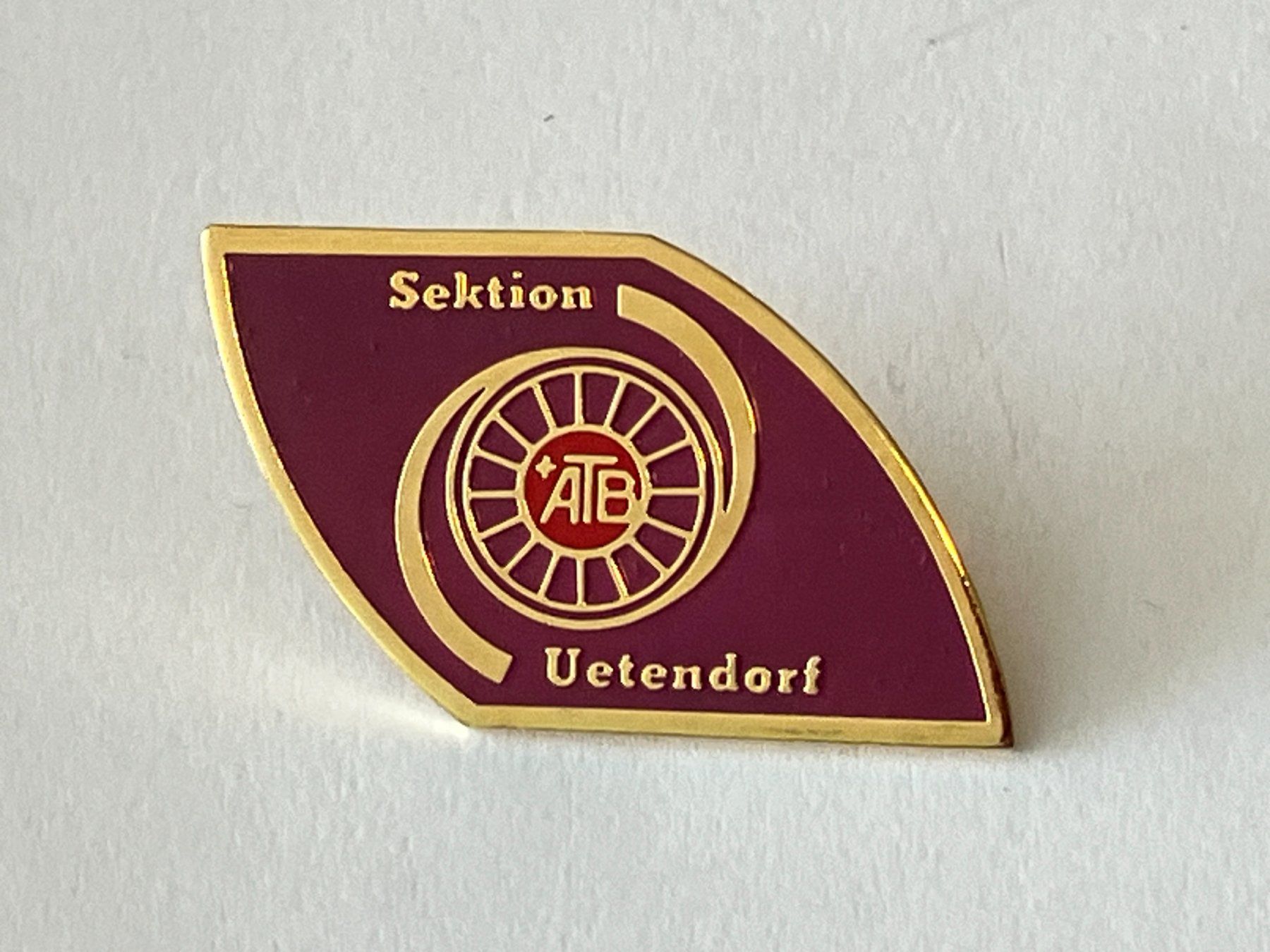 Placchette & Badge: 1 Pin ATB Sektion Uetendorf – Usato da Basel venduto da djwwpp