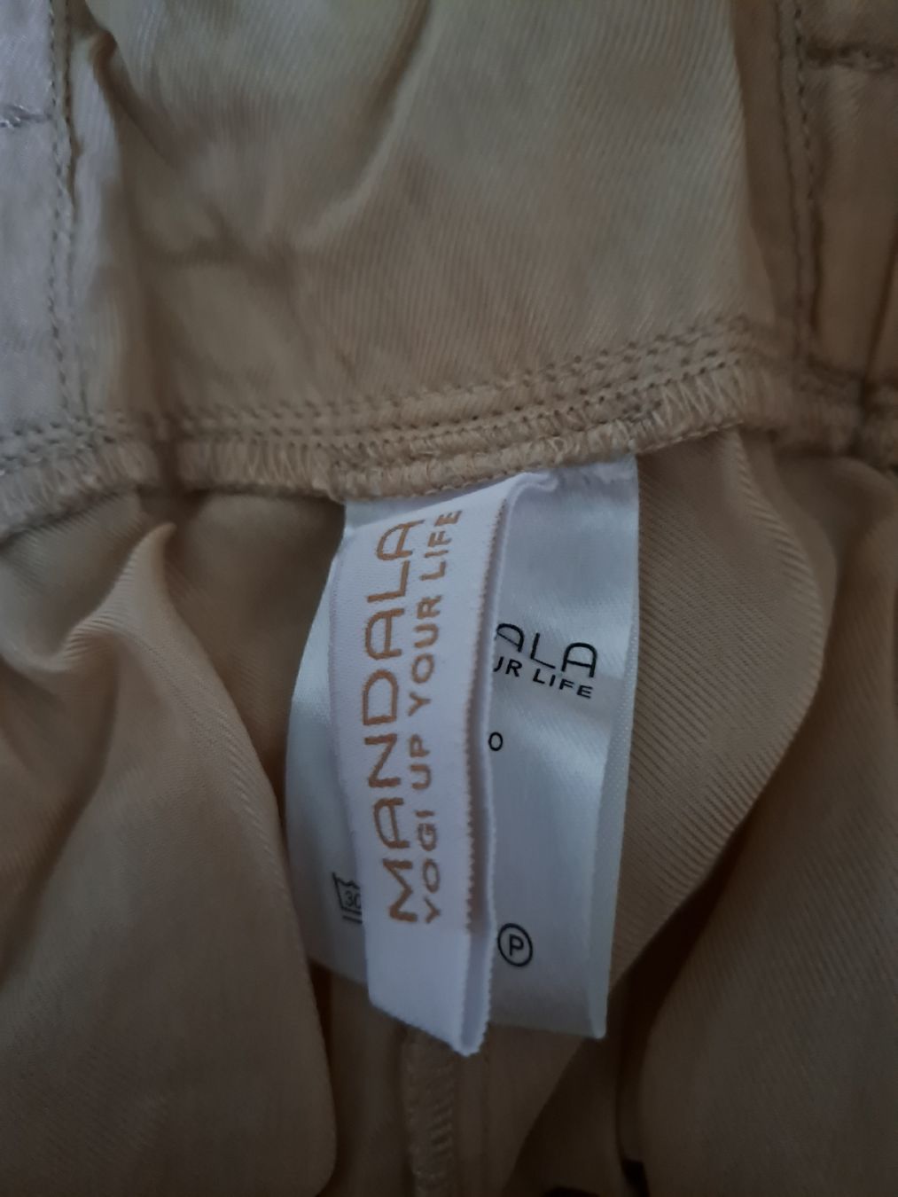 Pantaloni: Mandela Yoga Shorts – Usato da Thalwil venduto da sternenstaub369 1