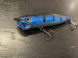 Popper Topwater Köder 9cm 13g blau schwarz tiger fischen