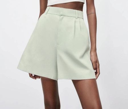 NEW - ZARA Linen Shorts Pale Green Size S NP: 59.-