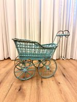 Nostalgischer Puppenwagen