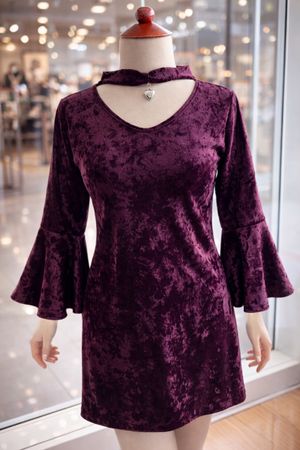 SCHNÄPPCHEN – SAMT KLEID LILA – ELEGANT & FEMININ – GR. S 34