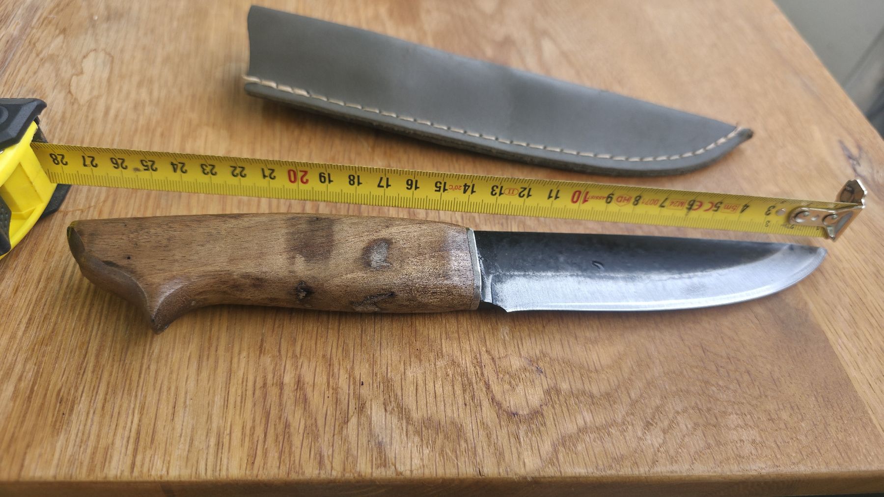Accessori: Handgefertigtes Messer aus robustem LKW-Stahl – Nuovo e nell'imballaggio originale da St. Margrethen SG venduto da Duezenli61