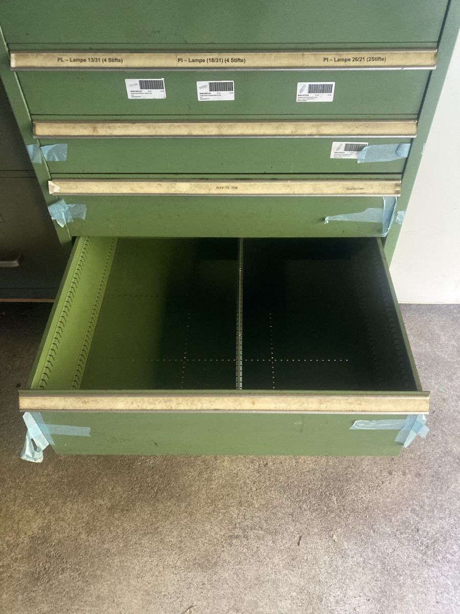 Armadi: Metalschrank Werkstattschrank – Usato da Balterswil venduto da Lichtarbeiter 2