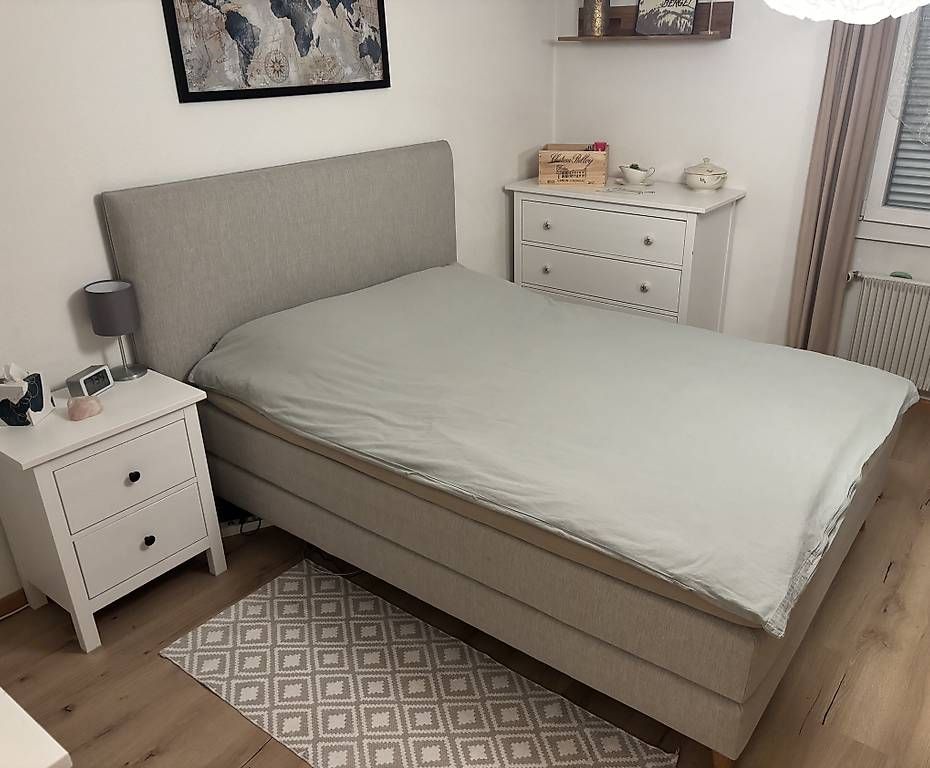 Lits: Boxspringbett 140x200 – D'occasion à Steffisburg par mel_nqy9 2