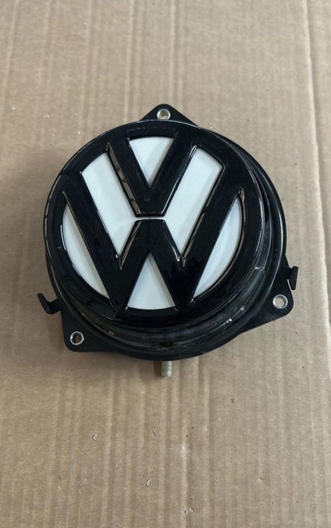 Volkswagen Tutti pezzi di ricambio auto: VW GOLF Heckklappe Griff  – Usato da Schübelbach venduto da shq_5dmt