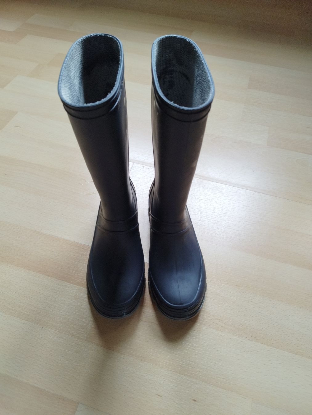 Schuhe für Jungen: Gummistiefel, Grösse 32, Top! – Gebraucht aus Rhäzüns von Badihuelsa 1