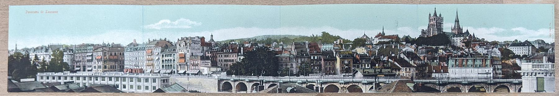 Cartoline postali: Klapp-AK Lausanne, Panoramaansicht mit H – Usato da Berlin venduto da bartko-reher