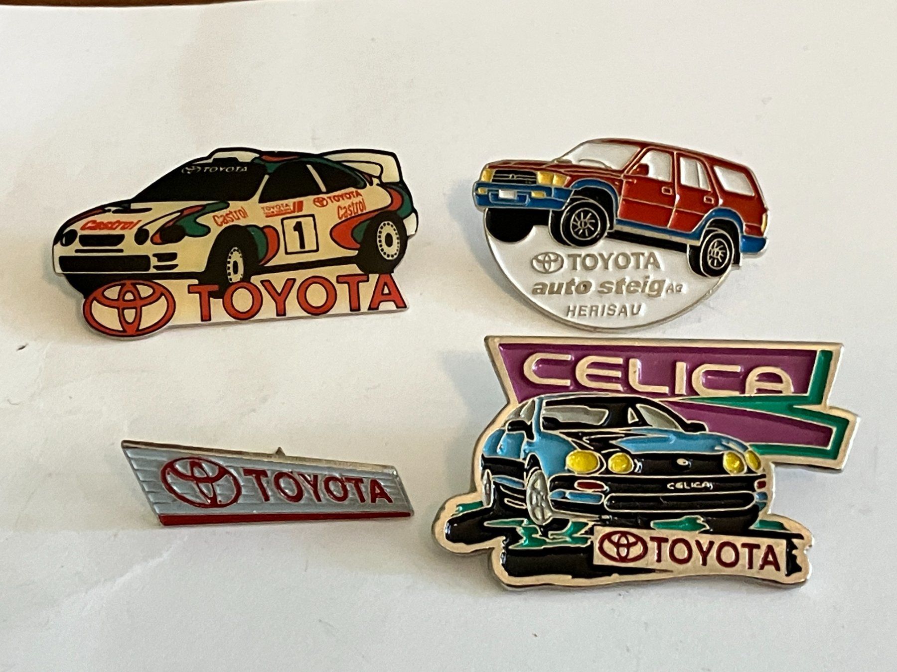 Plaquettes & Badges: 4 Pin Toyota – D'occasion à Basel par djwwpp