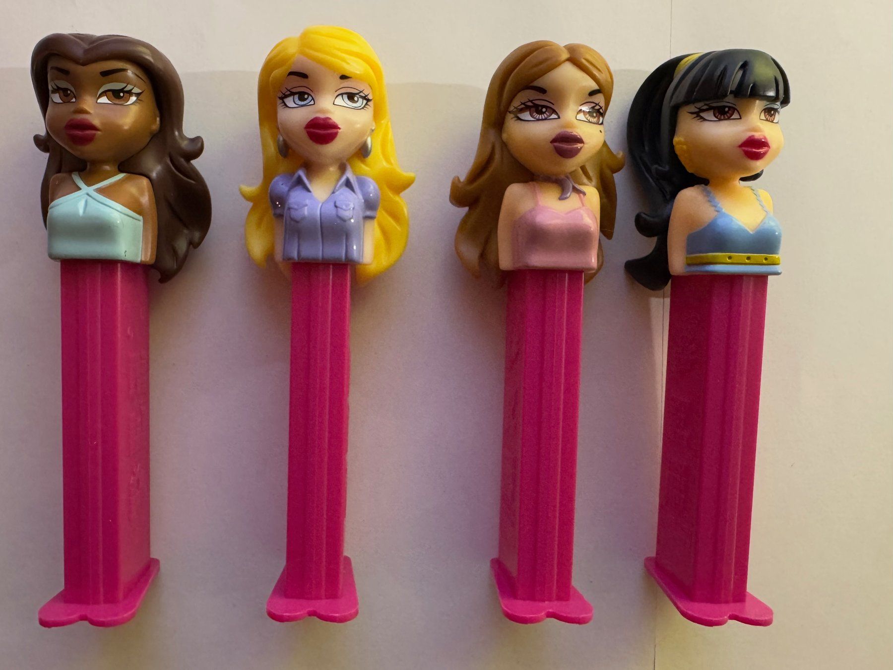 Pez Statuette: 4 seltene BRATZ - Pez Spender ! – Nuovo (secondo la descrizione) da Hedingen venduto da Wowi
