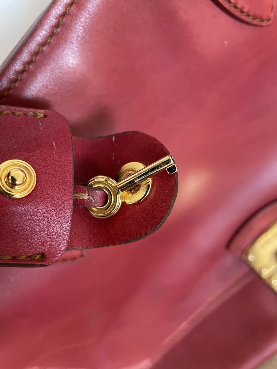 Miu Miu Taschen: MiuMiu - Leder Henkeltasche – Gebraucht aus Zürich von fabelhaft17 2
