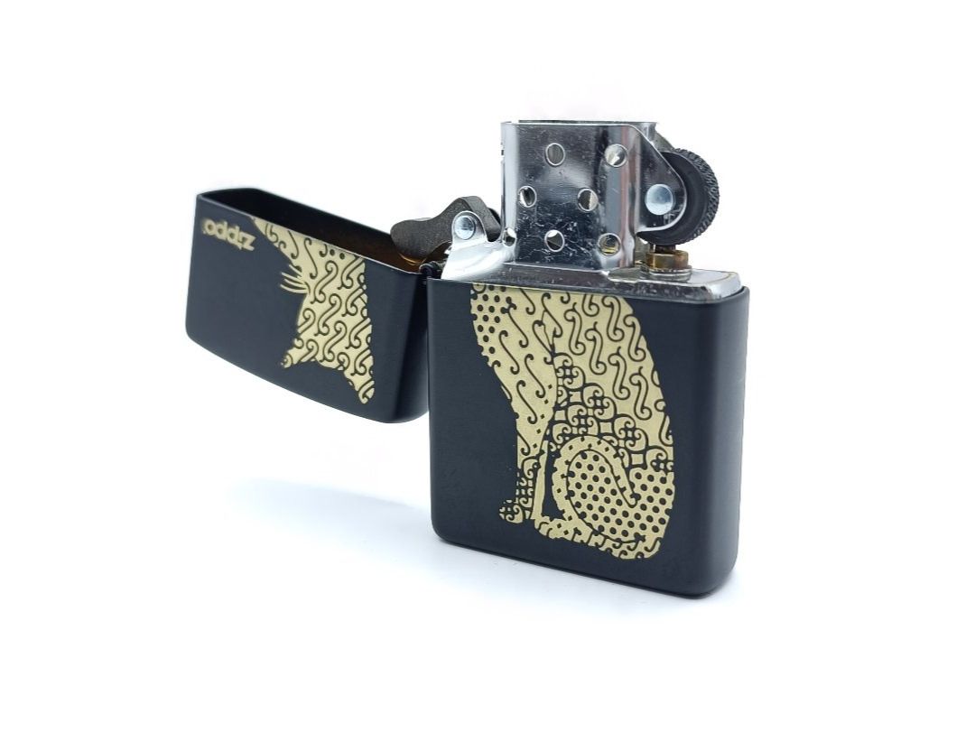 Zippo Accendini: ZIPPO Goldige Katze Neu in Box – Nuovo e nell'imballaggio originale da Ennenda venduto da Benzinflamme 3