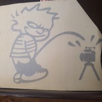 Autocollant à poser "le pisseur" 18x16 argenté
