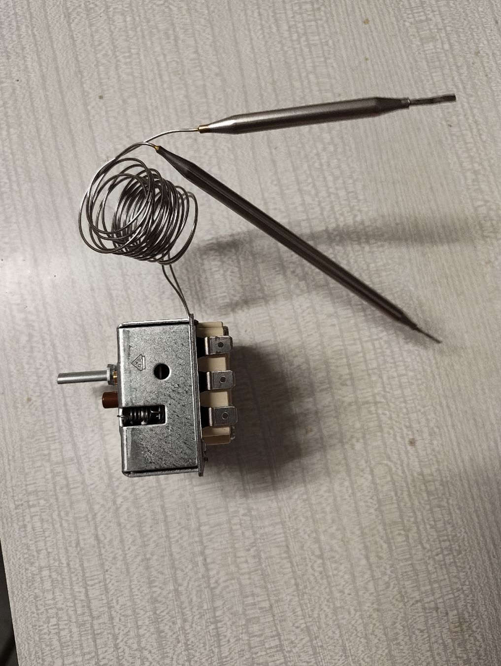Interrupteurs: Thermostat 55.60022.010 STB 140°C – Neuf (Voir description) à Au SG par saurer-2DM 3