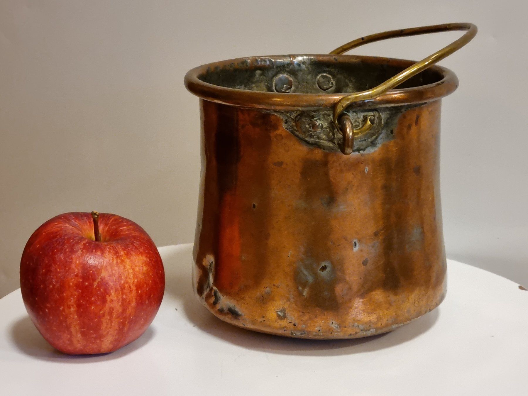 Pentole: Alter Kupferkessel mit Henkel um 1900 – Usato da Scharnachtal venduto da devin03 4