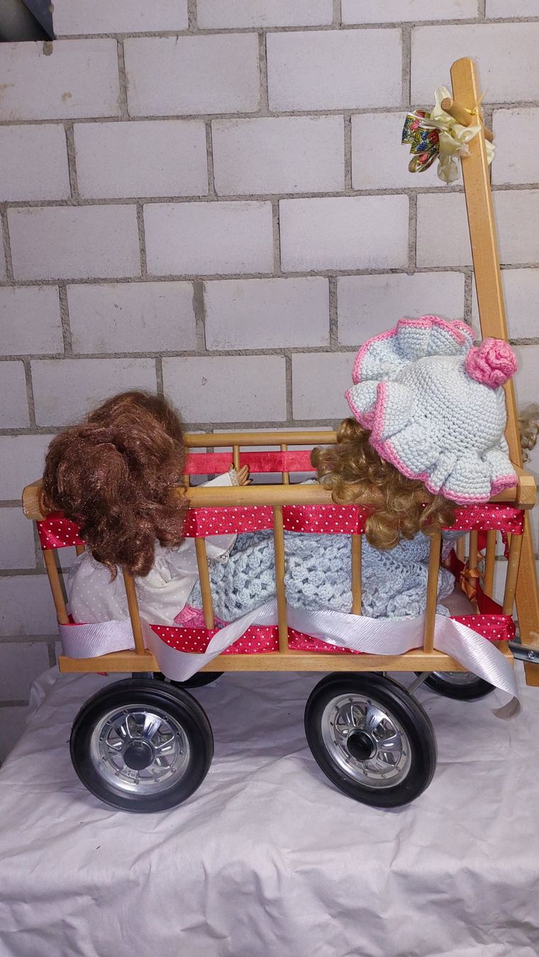 Carrozzine per bambole: Leiterwagen mit Puppen – Usato da Ehrendingen venduto da Bert31 1