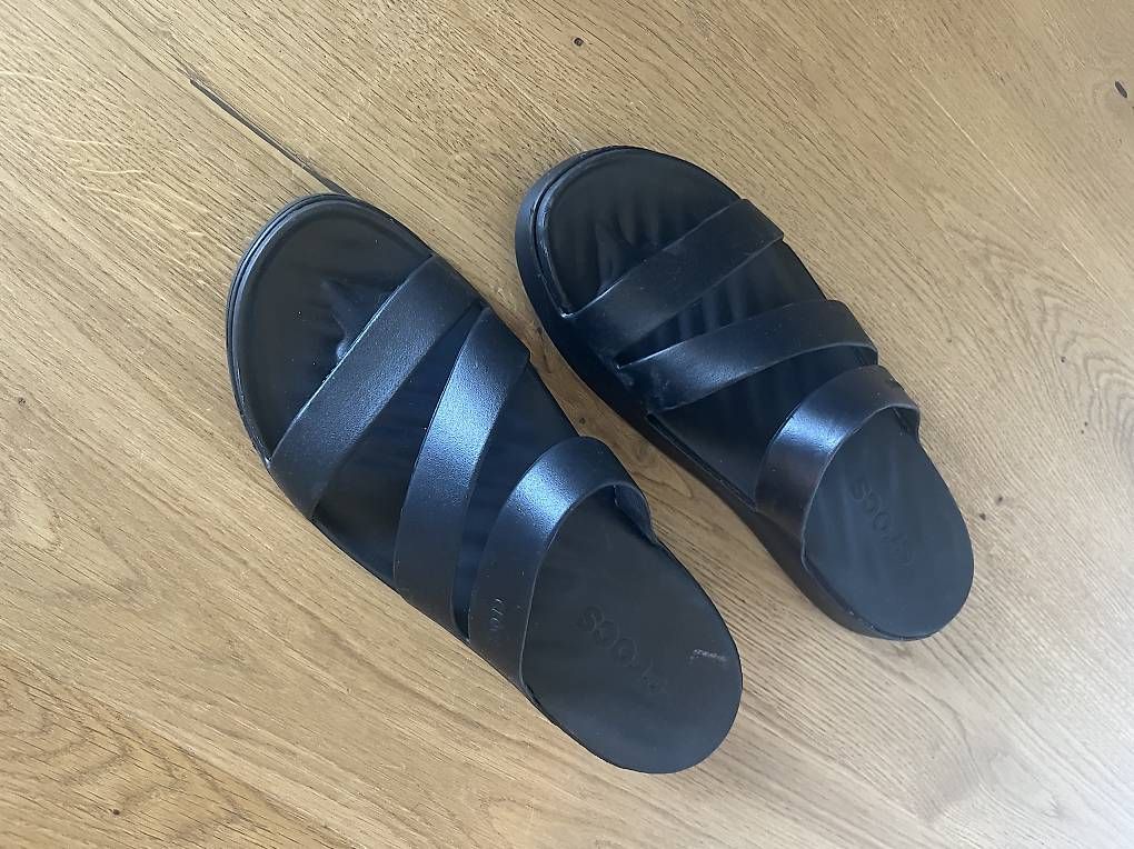 Scarpe da uomo: Crocs W's Getaway Strappy – Usato da Liestal venduto da balou44mogli