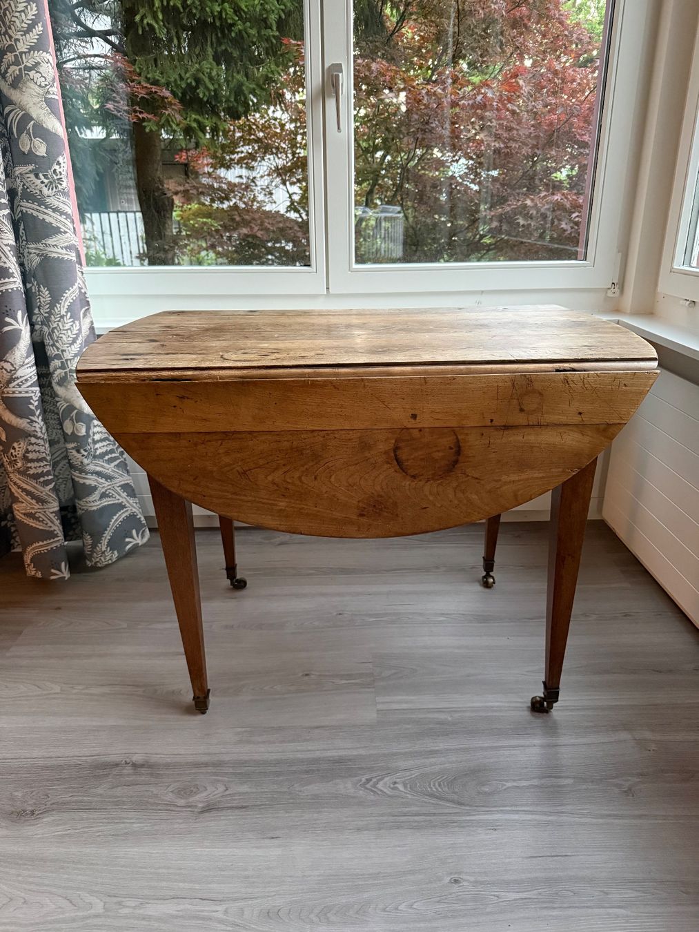 Tables: Antiker Klapptisch Holz – D'occasion à Luzern par cha_x7jh